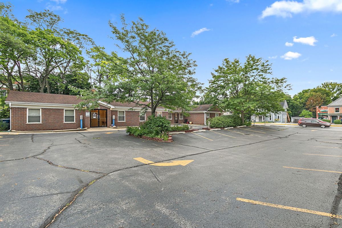 712 Main Street, Dundee, IL 60118