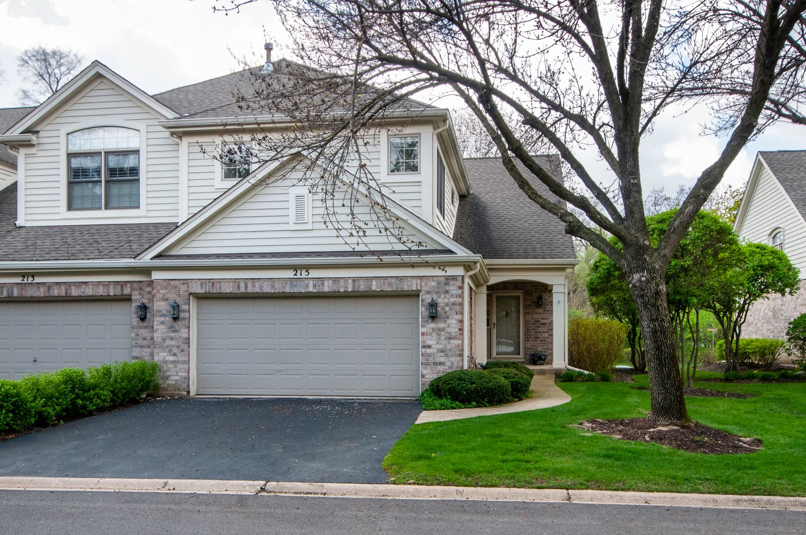 215 Wildflower Lane — La Grange, IL 60525