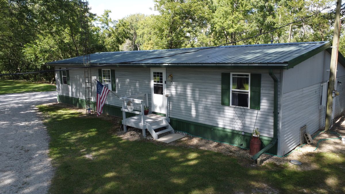 1500 2400 N. Road, Ashkum, IL 60911