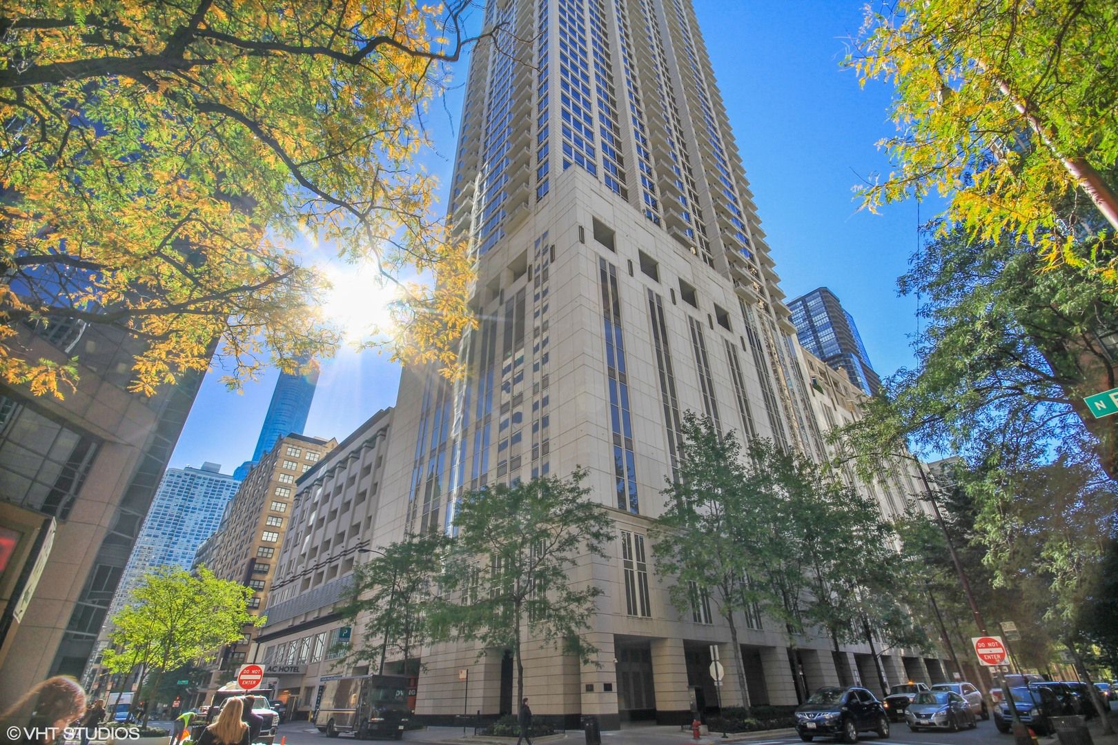 55 E Erie Street #P-406 — Chicago, IL 60611