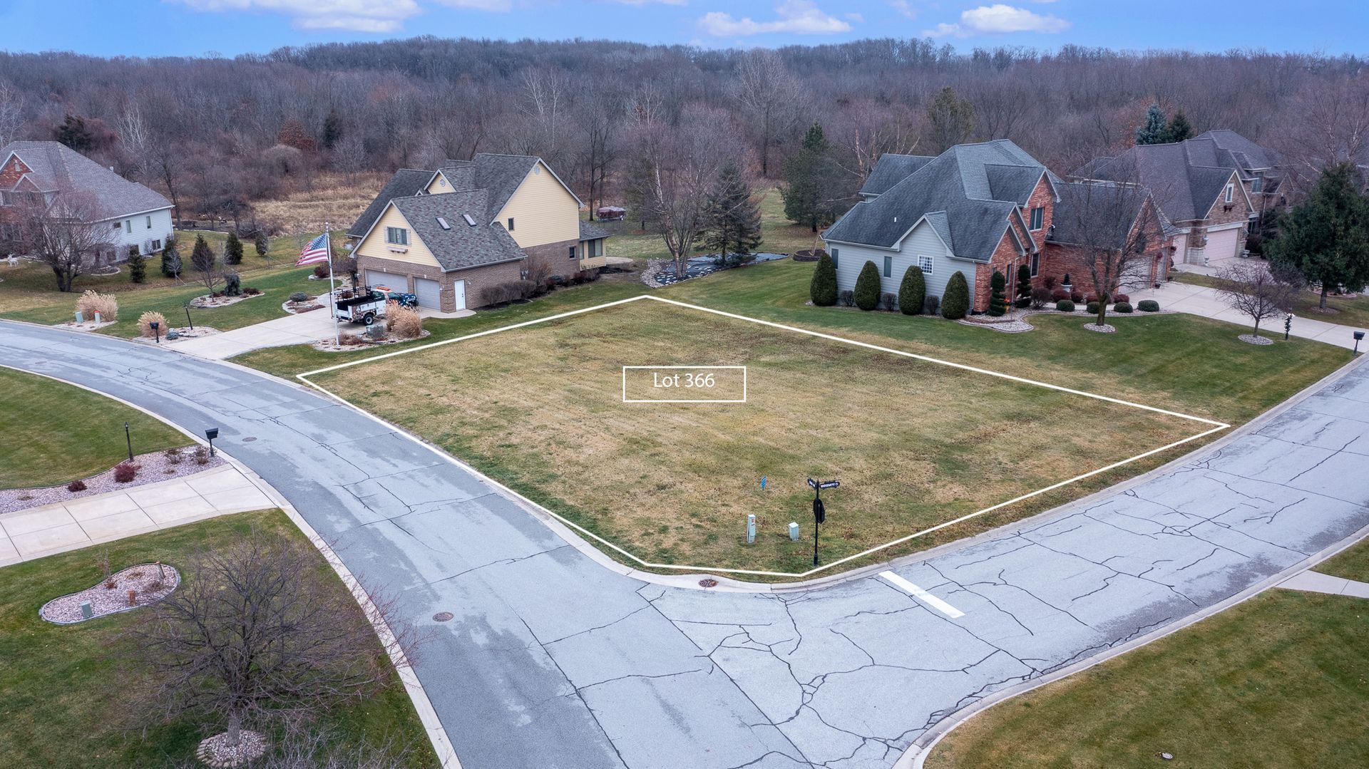 8703 Bridgewater Court — Winfield, IN 46307