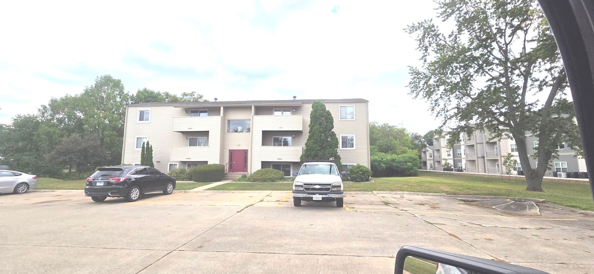 2001 S Mattis Avenue #E — Champaign, IL 61821