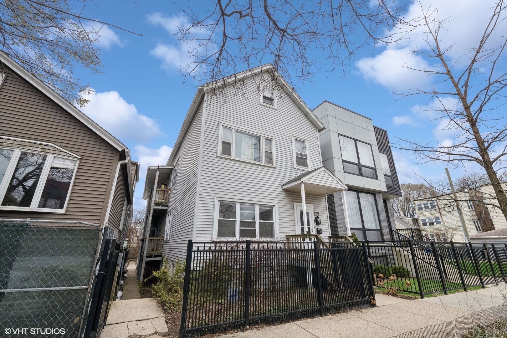 2531 W Lyndale Street #2R — Chicago, IL 60647