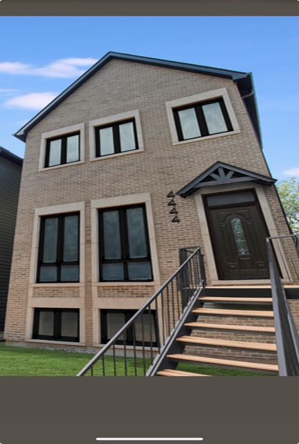 4444 Greenview Avenue, Chicago, IL 60640