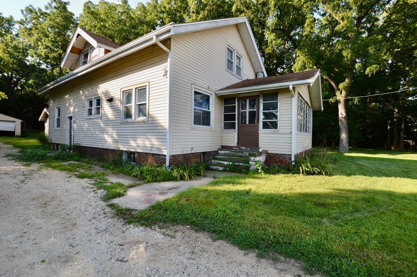 5807 Forest Hills Road — Rockford, IL 61114