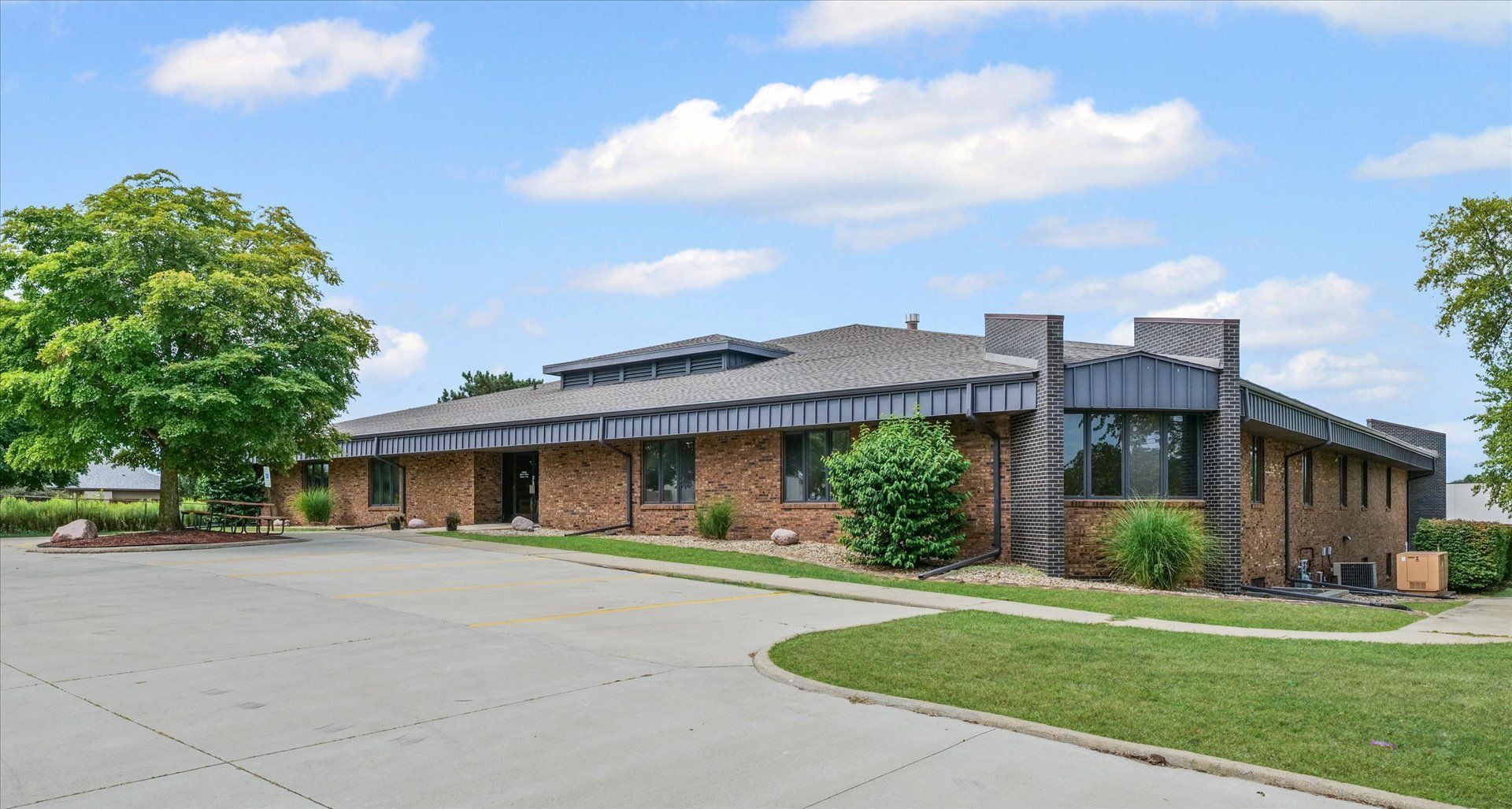 2101 W Park Court — Champaign, IL 61821