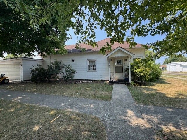 401 Adams Street — Humboldt, IL 61931
