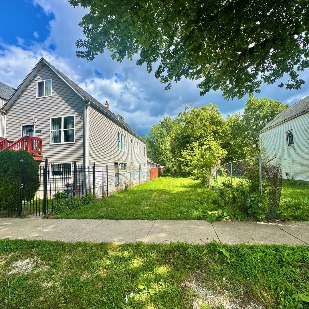 5217 S Wood Street — Chicago, IL 60609