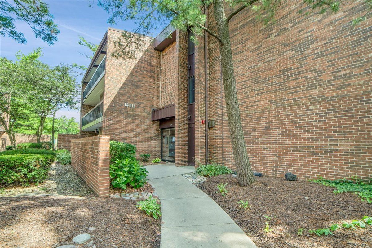 14511 Central Court, Oak Forest, IL 60452