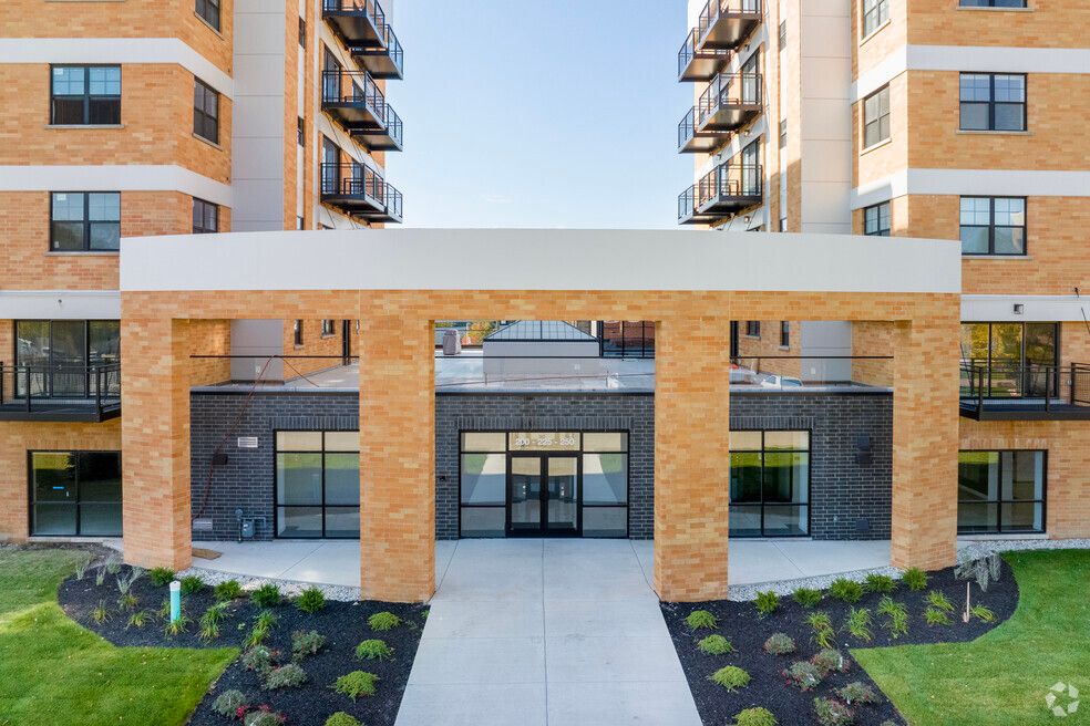 200 Anthony Avenue #208 — Mundelein, IL 60060