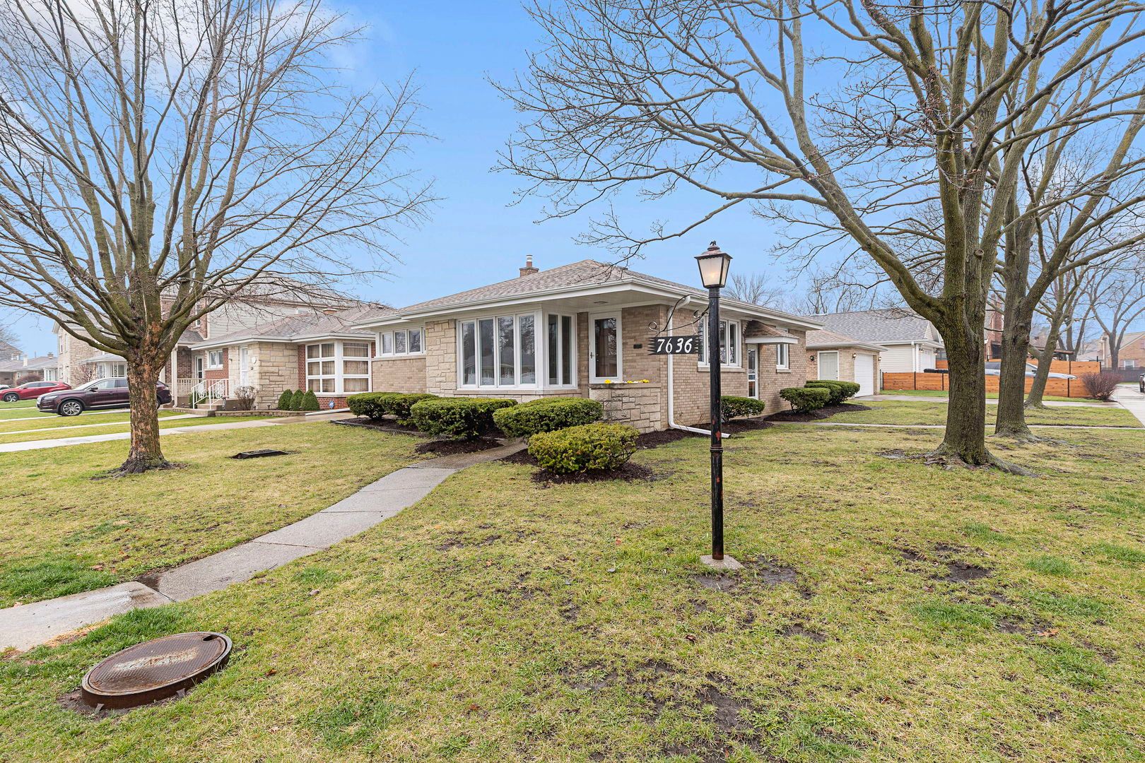 7636 W Rosedale Avenue — Chicago, IL 60631