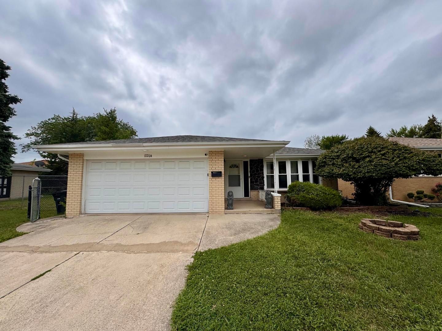 17204 Bernadine Street — Lansing, IL 60438