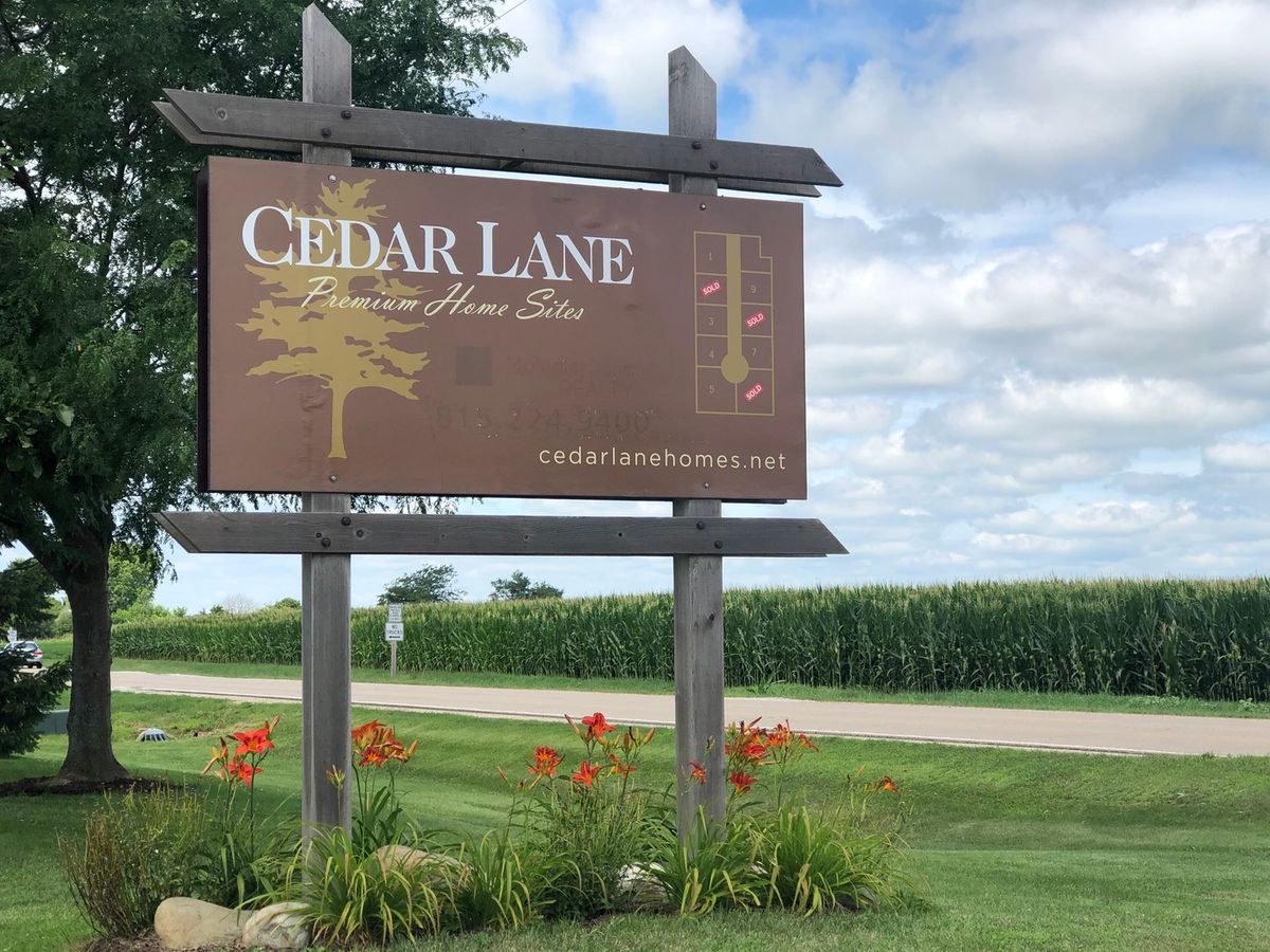 1885 Cedar Lane, Peru, IL 61354