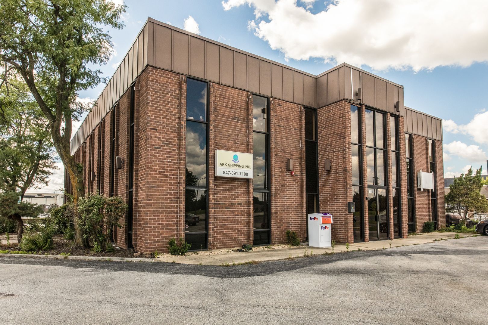 1080 Nerge Road — Elk Grove Village, IL 60007