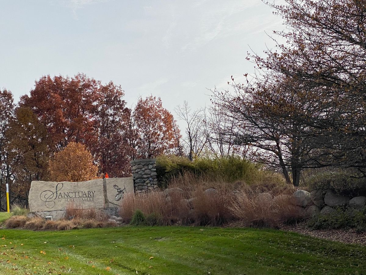 1480 LONGWOOD Drive, Woodstock, IL 60098