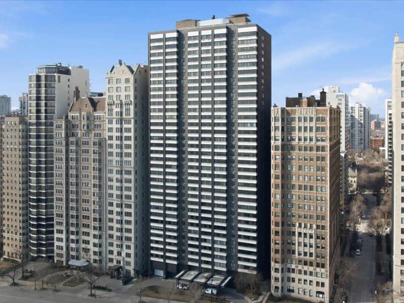 1440 Lake Shore Drive, Chicago, IL 60610