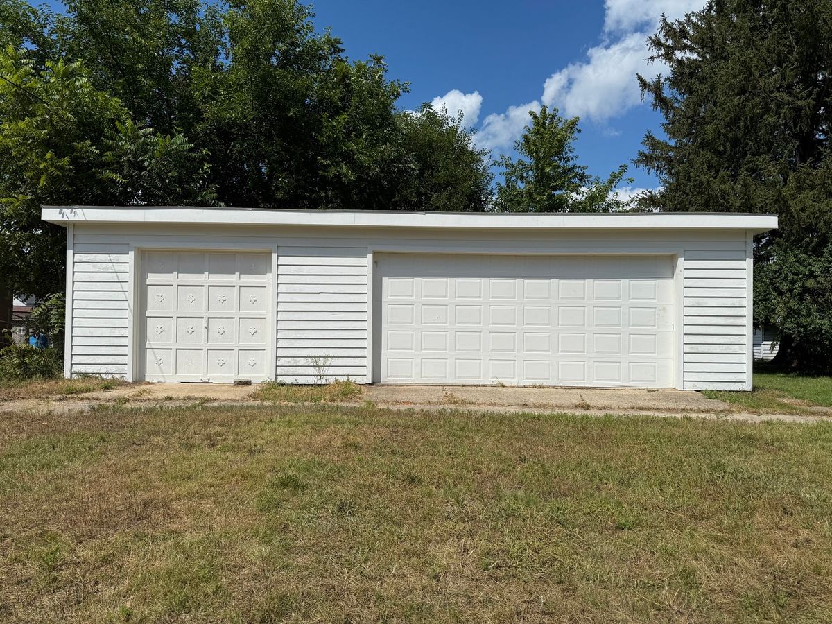 302 W Cook Street, Sheffield, IL 61361