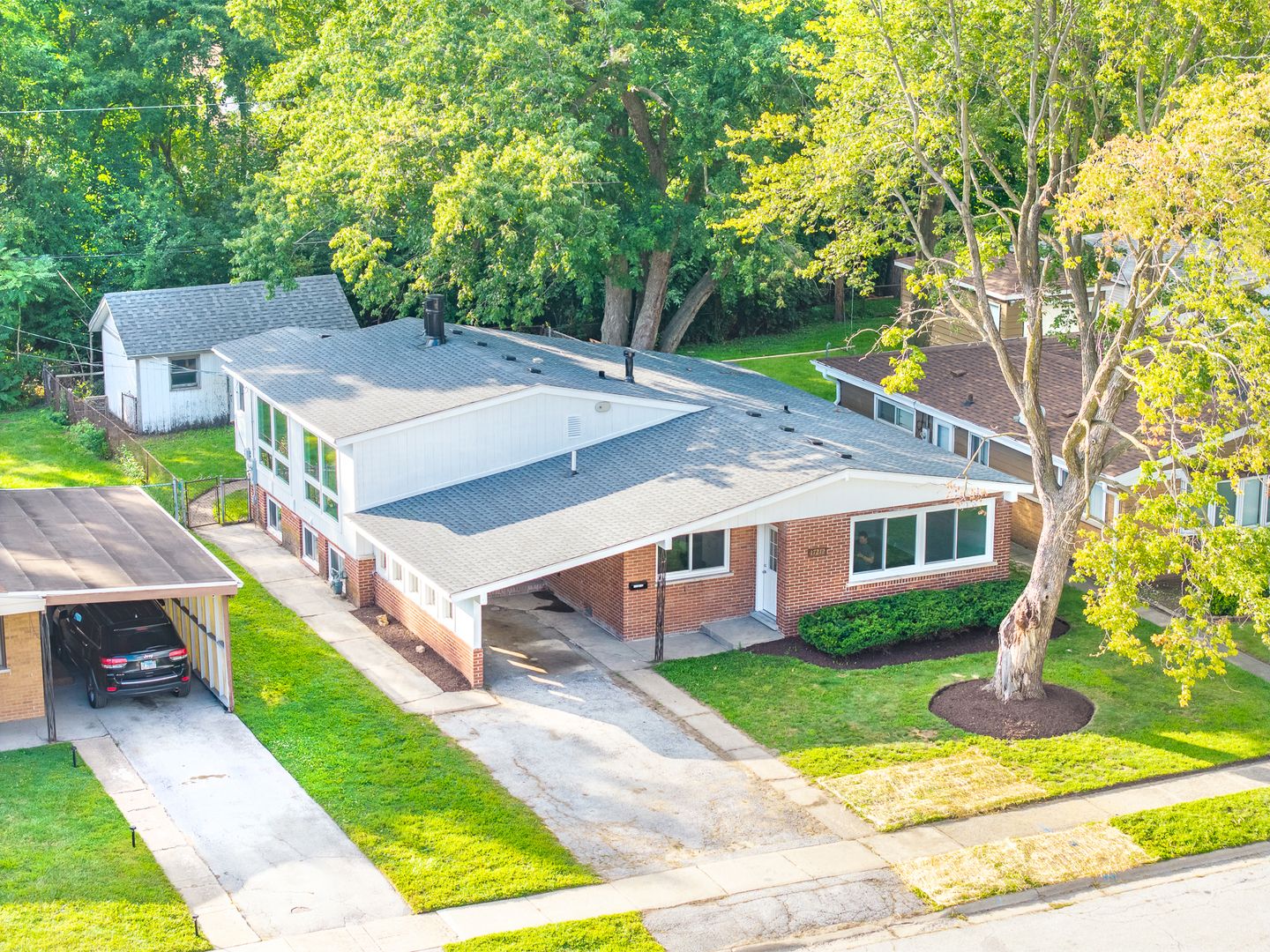 17212 Hawthorne Road — East Hazel Crest, IL 60429
