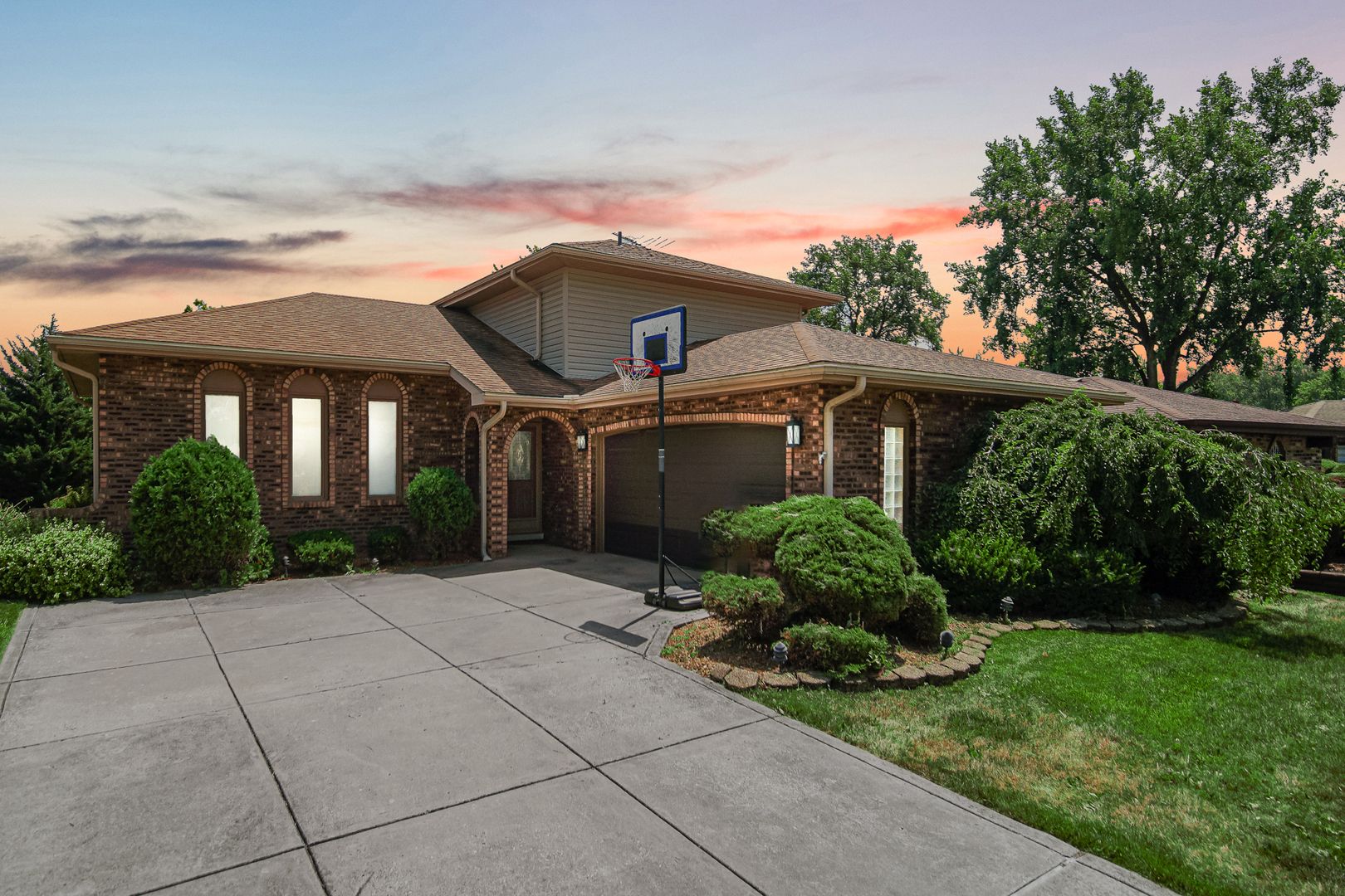 18443 Maple Street — Lansing, IL 60438