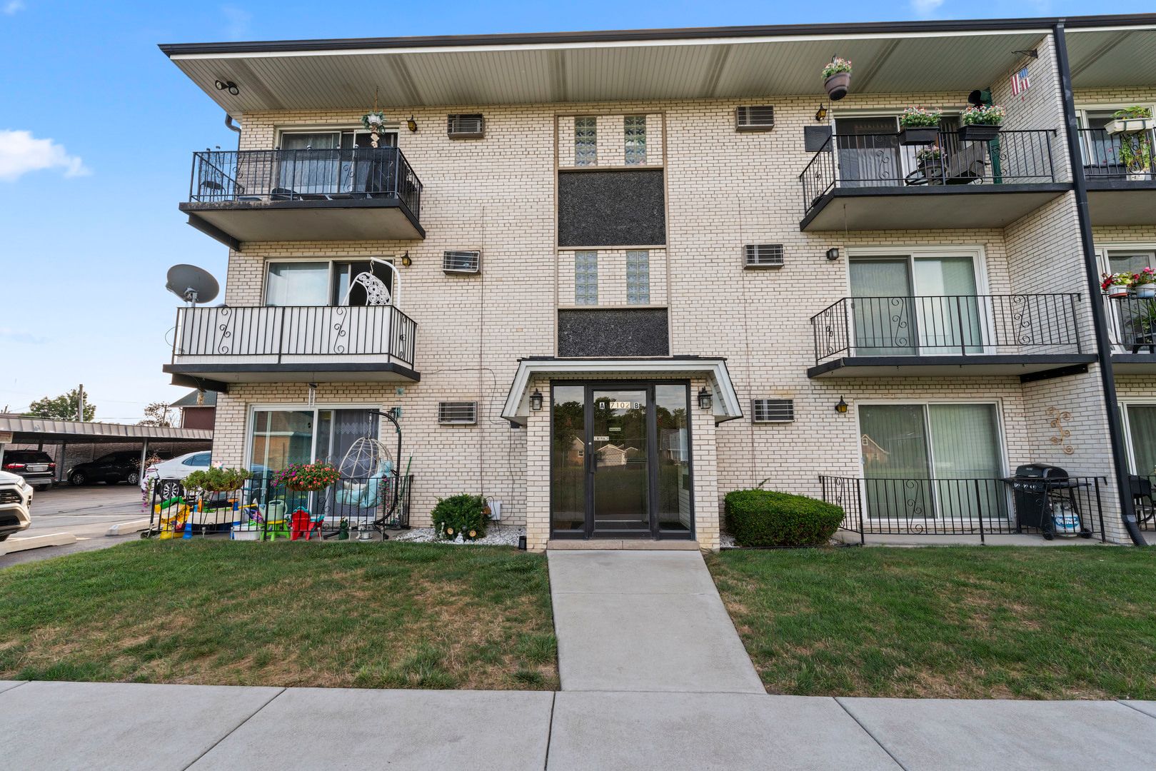 7102 W 107th Street #2A — Worth, IL 60482