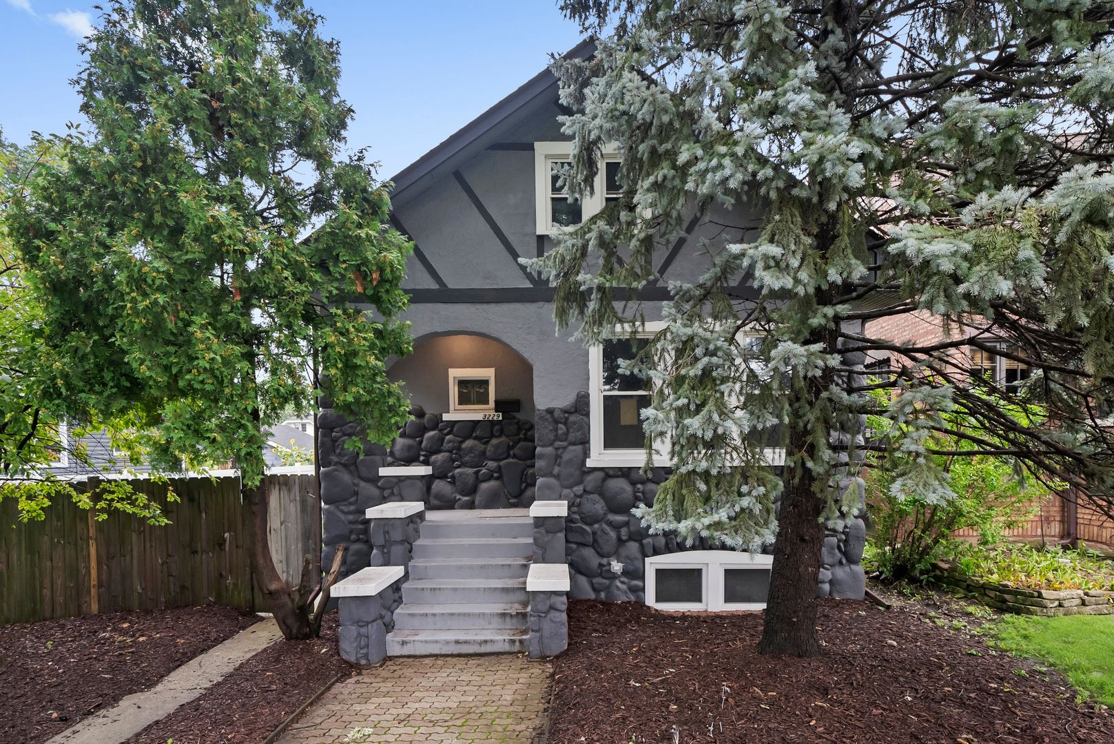 3229 Maple Avenue — Brookfield, IL 60513
