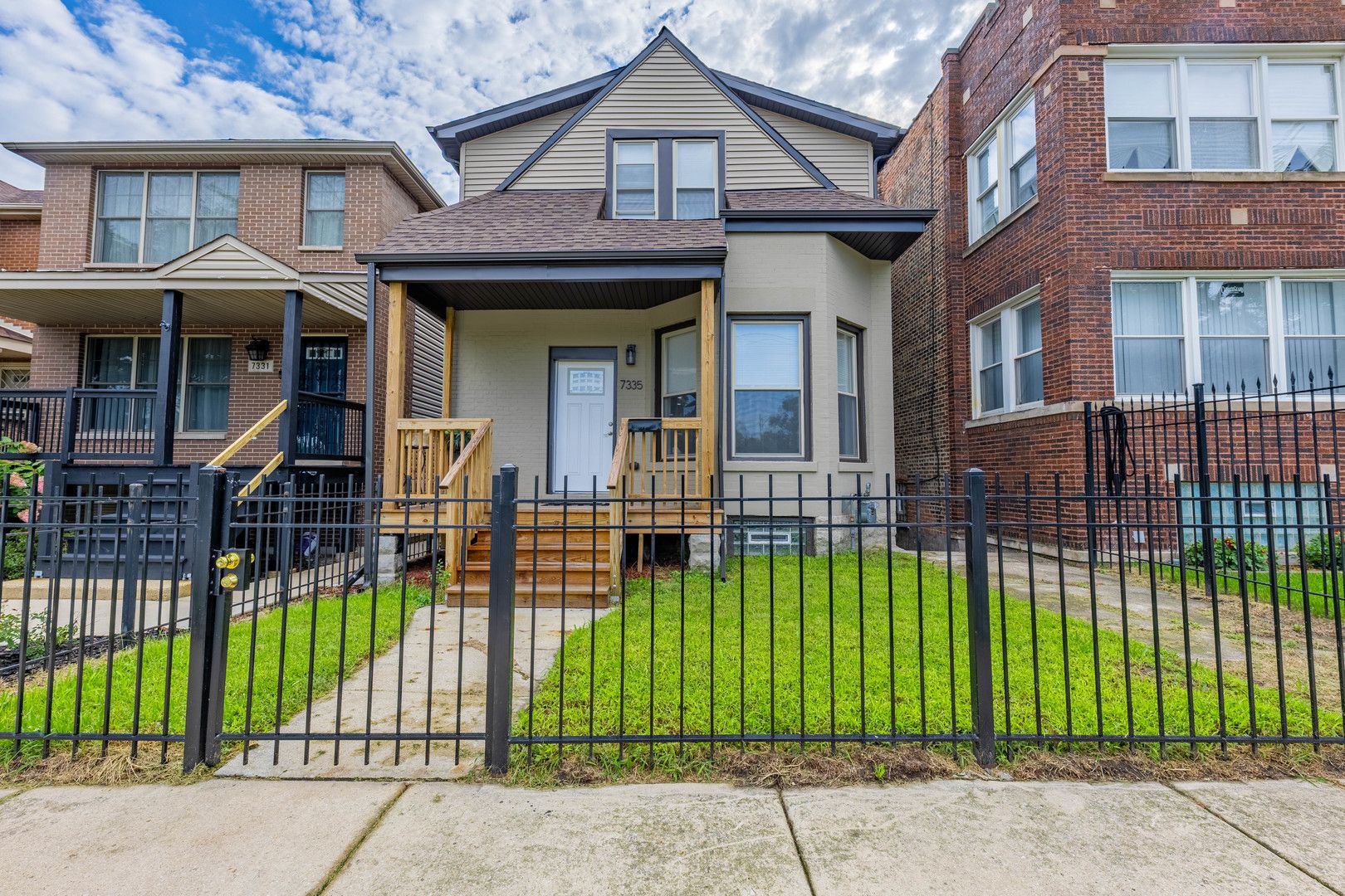 7335 S Greenwood Avenue — Chicago, IL 60619