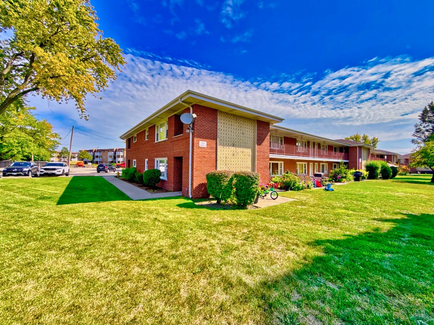 1111 E Algonquin Road #1 — Arlington Heights, IL 60005