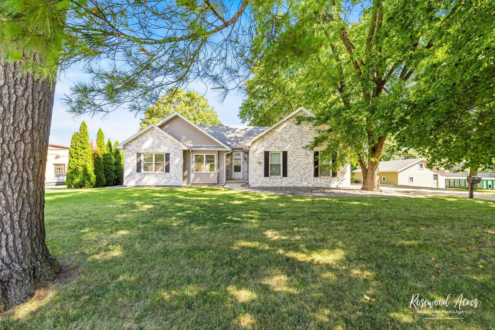 187 E Water Street — Kankakee, IL 60901