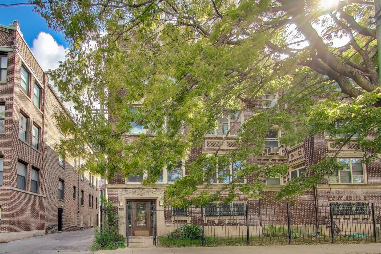 1059 E Hyde Park Boulevard #1 — Chicago, IL 60615