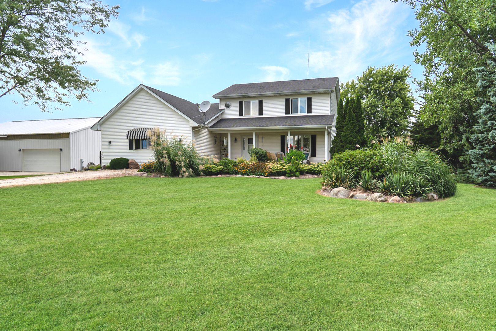49W972 Peterson Road — Maple Park, IL 60151