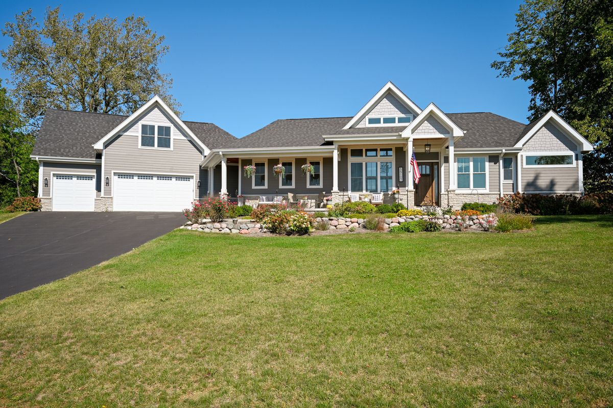 5N107 Burr Road, St. Charles, IL 60175