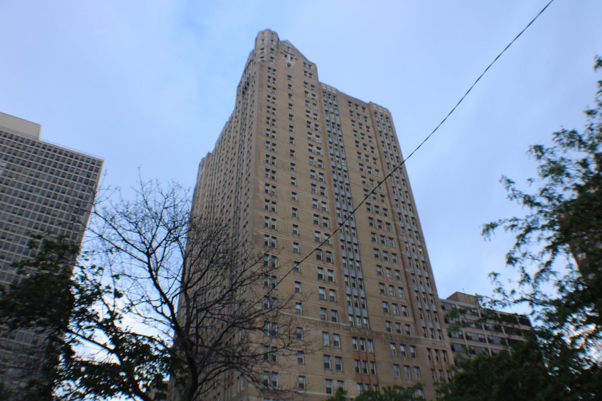 5000 East End Avenue, Chicago, IL 60615