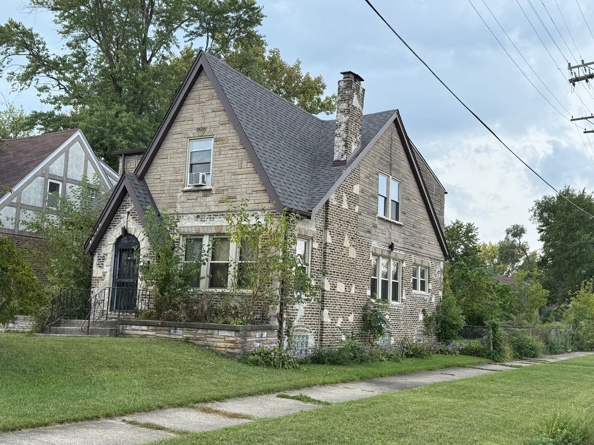 14900 Vine Avenue, Harvey, IL 60426