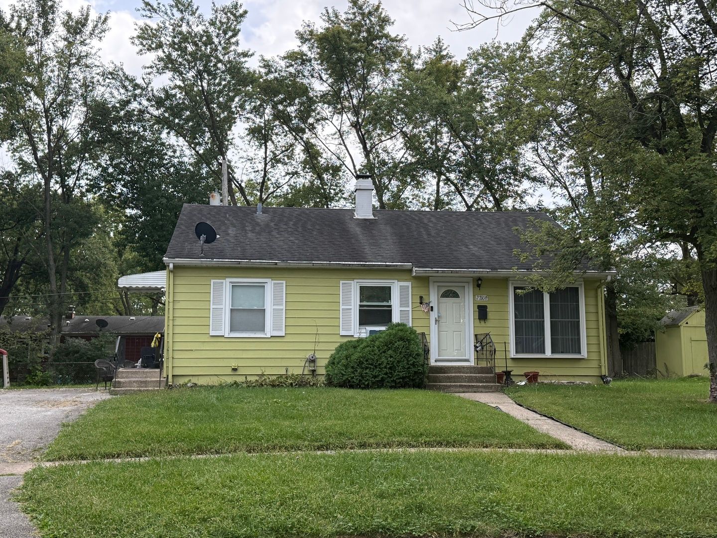 22108 Luella Court — Sauk Village, IL 60411