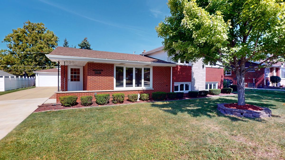 6442 88th Street, Oak Lawn, IL 60453