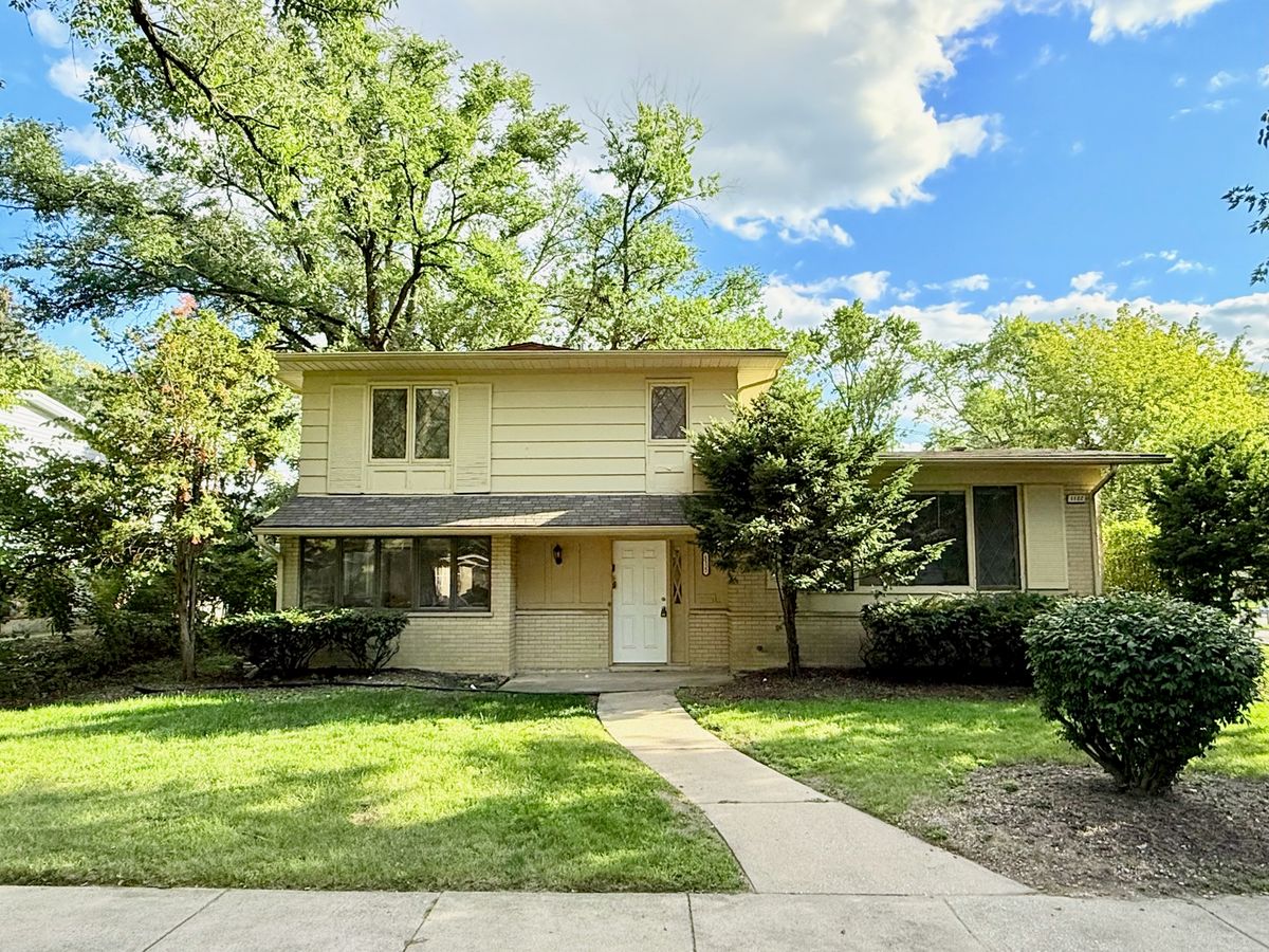 1122 Iowa Street, Glenwood, IL 60425