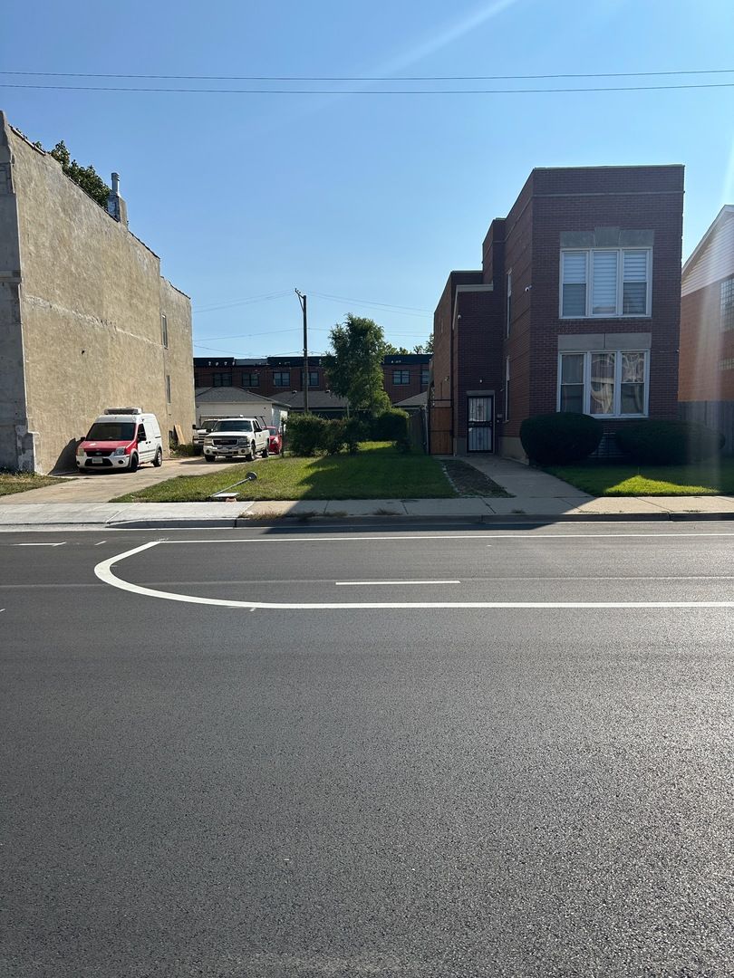 3333 S Indiana Avenue — Chicago, IL 60616