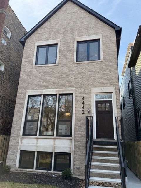 4442 Greenview Avenue, Chicago, IL 60640