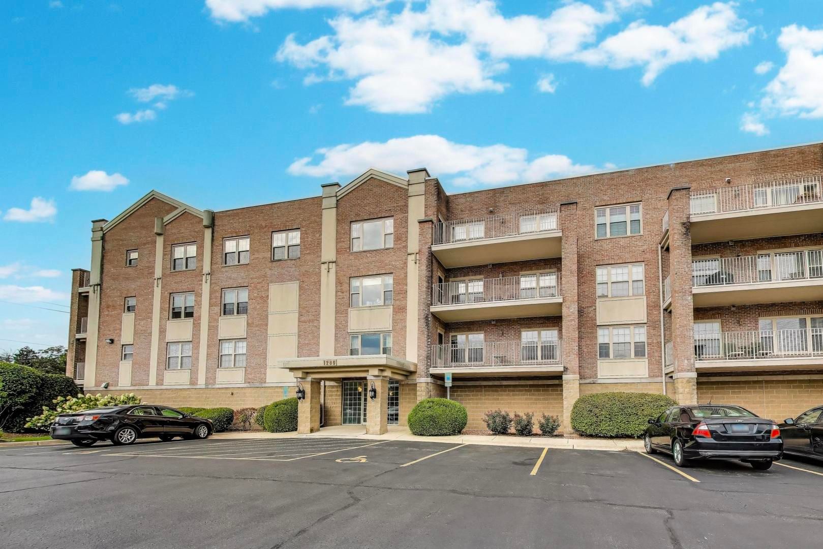 1200 S Prospect Avenue #108 — Elmhurst, IL 60126