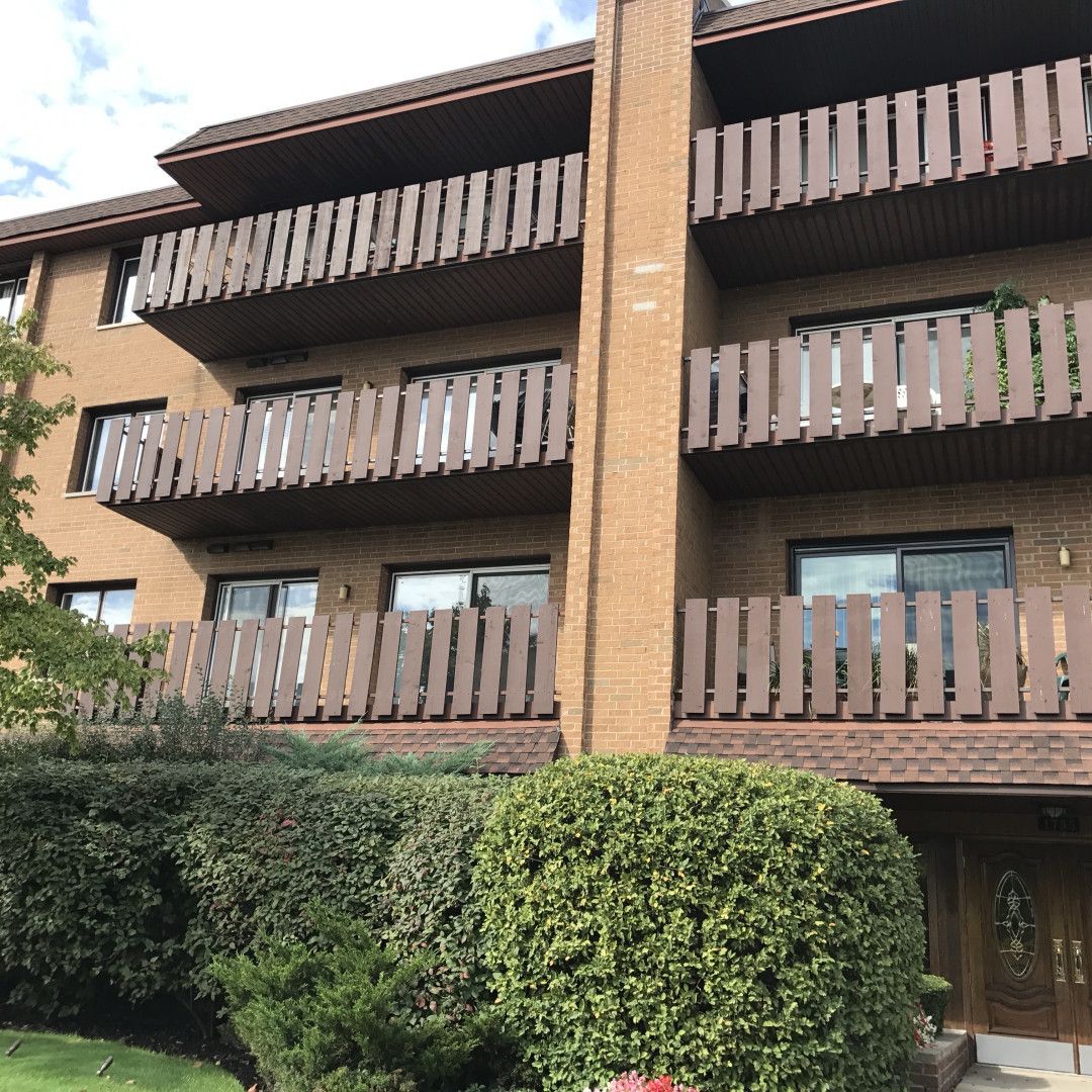 1795 Lake Cook Road #110 — Highland Park, IL 60035