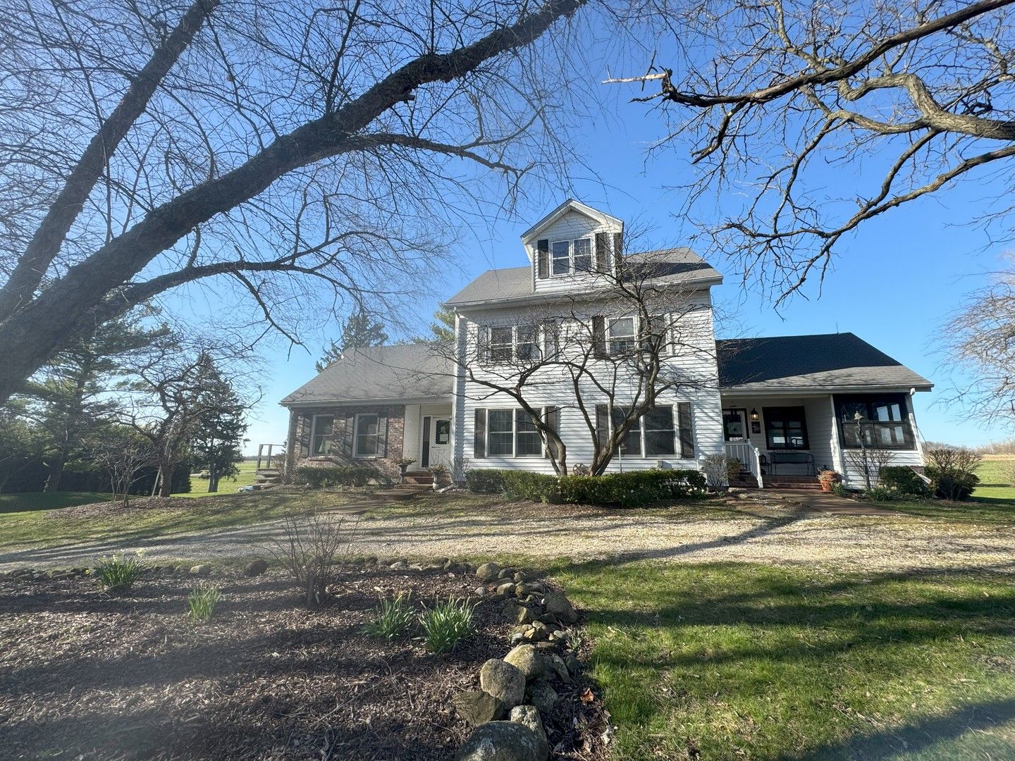 17N753 Widmayer Road — Hampshire, IL 60140