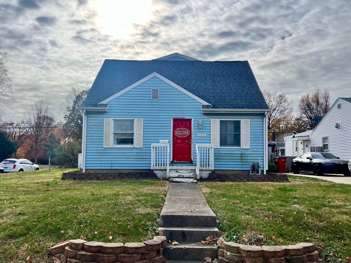 1211 Springfield Avenue, Champaign, IL 61821