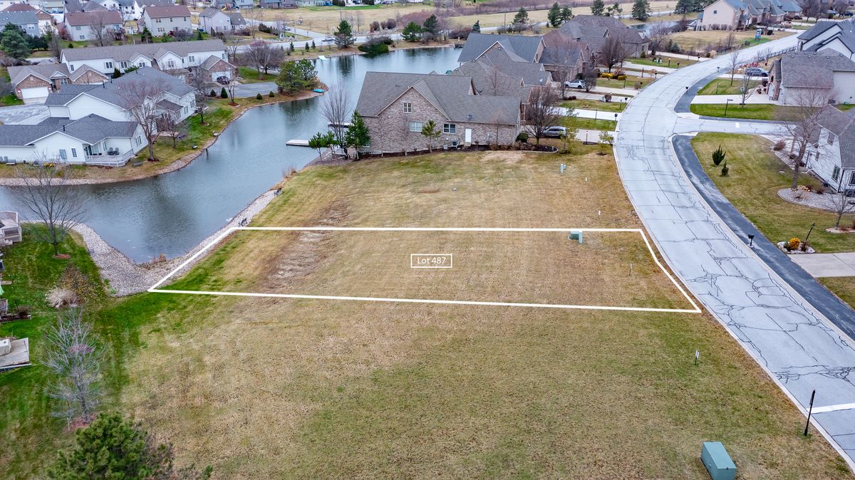 10470 Doubletree Drive S, Winfield, IN 46307