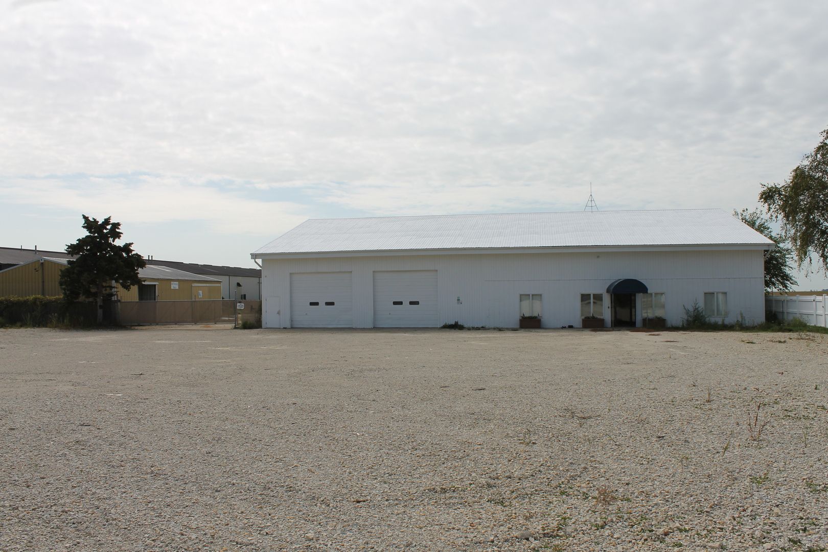 320 W Lincoln Highway — Cortland, IL 60112