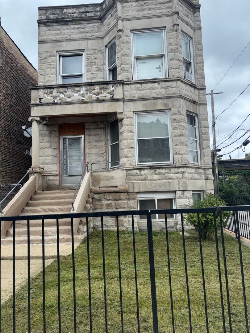 4014 W 21st Street — Chicago, IL 60623