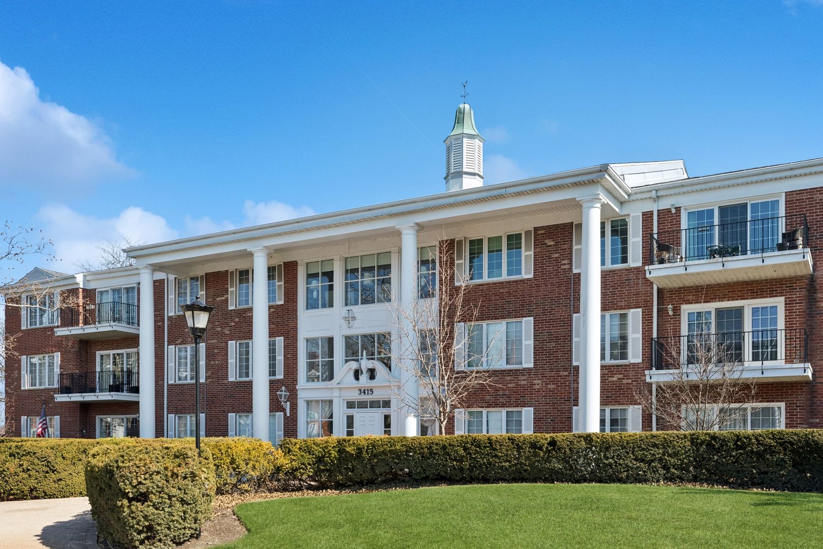 3415 Vollmer Road #308 — Flossmoor, IL 60422