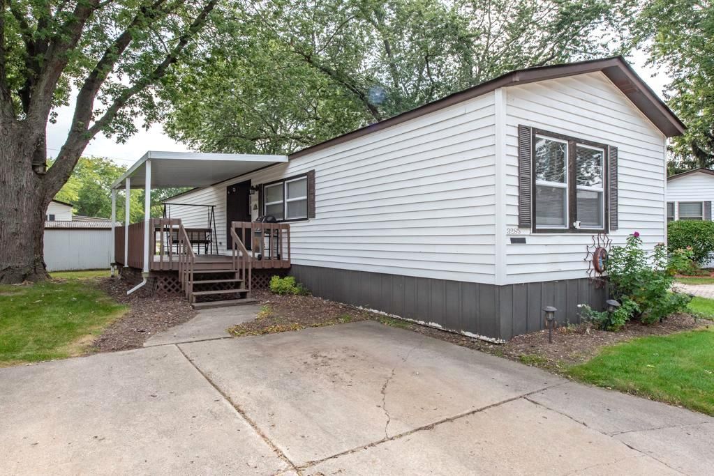 3285 Meadow Drive — Park City, IL 60085