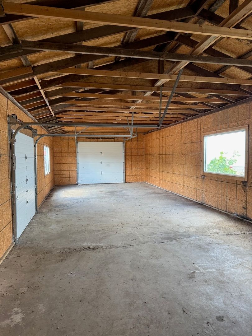 18 Broadway Street, Herrick, IL 62431
