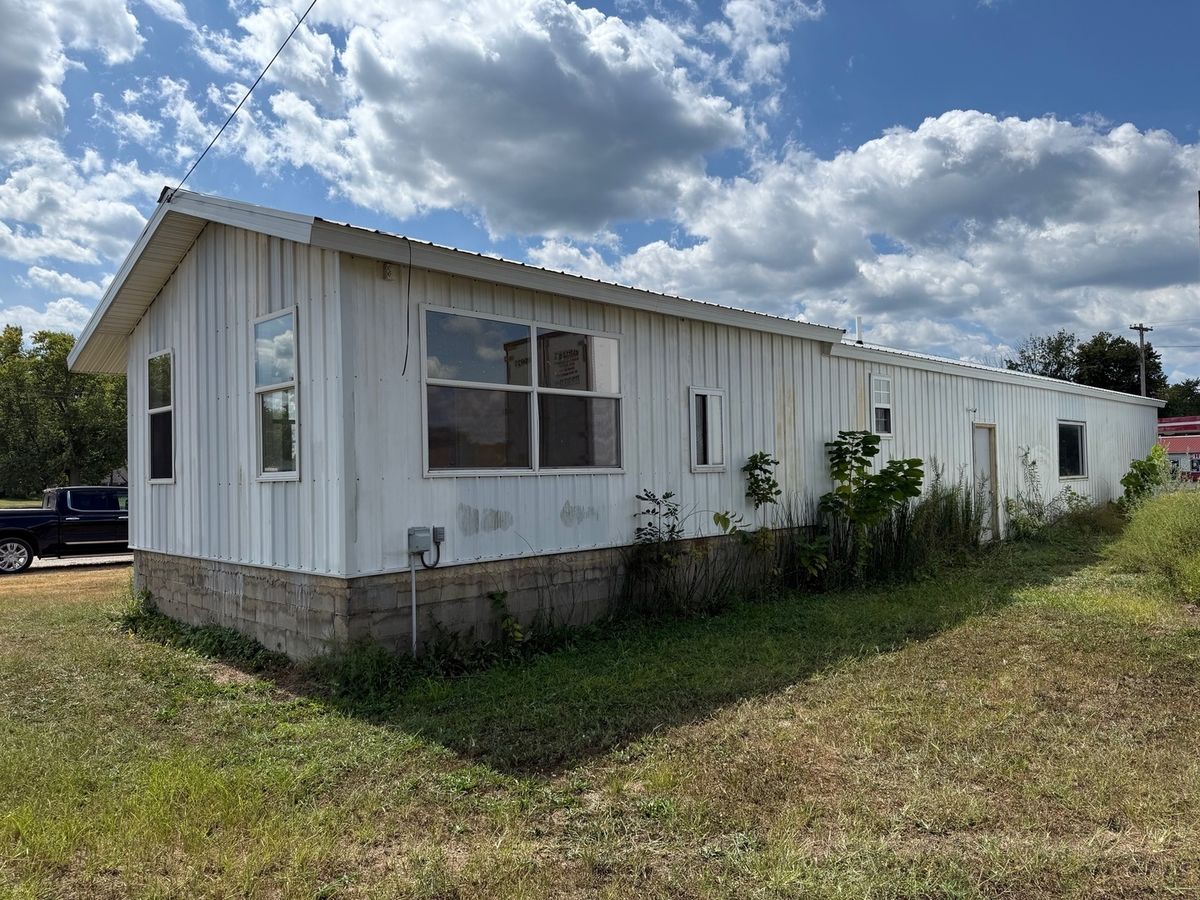 18 Broadway Street, Herrick, IL 62431