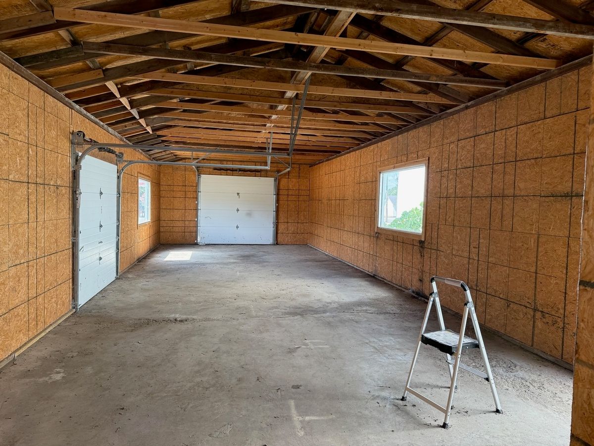 18 Broadway Street, Herrick, IL 62431